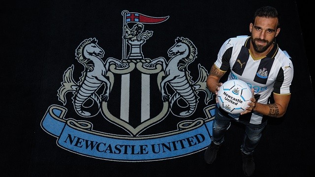 Jesús Gámez firma por el Newcastle United para las dos próximas temporadas
