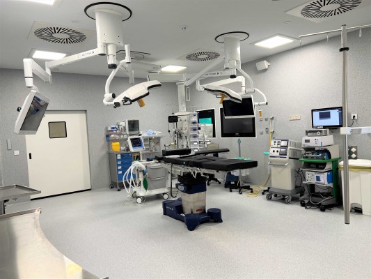 Quirónsalud Torrevieja, primer hospital privado de Alicante con Unidad de Cirugía Robótica Avanzada

