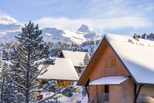 Los planes más románticos en la nieve para la Semana Santa 