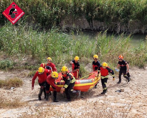 Hallado el cuerpo de un menor de 15 años desaparecido tras meterse en el río Segura en Almoradí