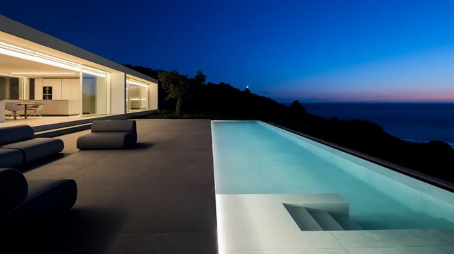 Porcelanosa Grupo lleva sus acabados cerámicos a una ‘Casa en el aire’ en la costa gaditana