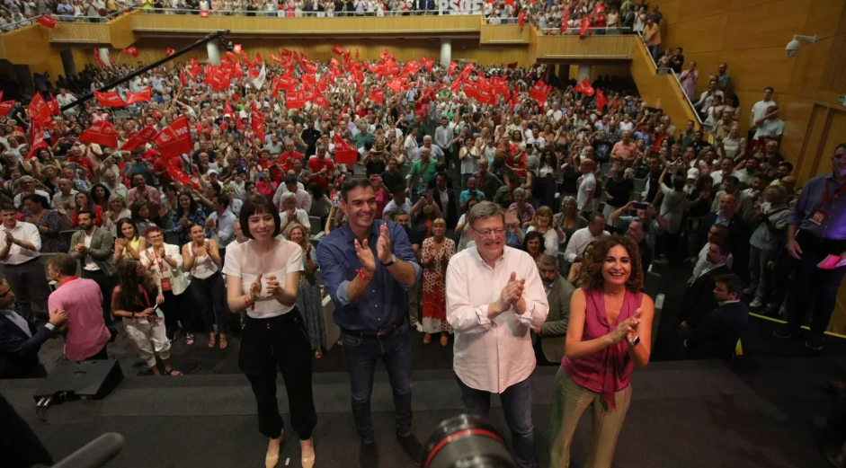 Morant, Sánchez, Puig y Montero juntos en un mitin. Foto: PSPV - 