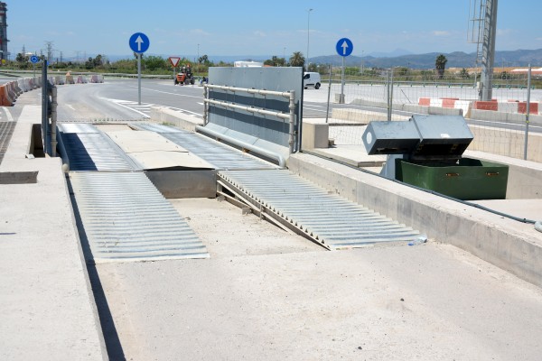 PortCastelló invierte 514.000 € en dos lavaruedas de camiones que evitan la dispersión de partículas