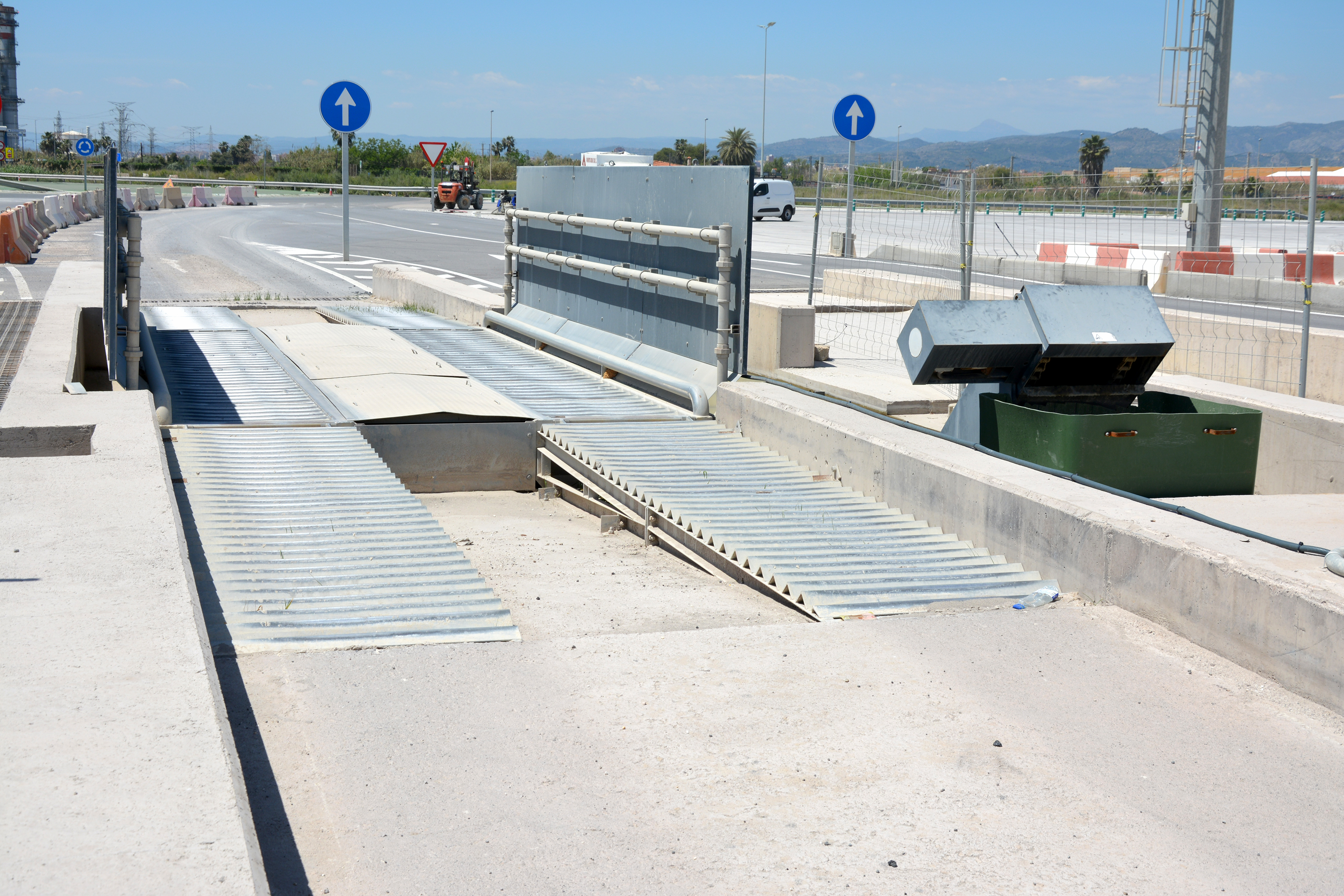 PortCastelló invierte 514.000 € en dos lavaruedas de camiones que evitan la dispersión de partículas