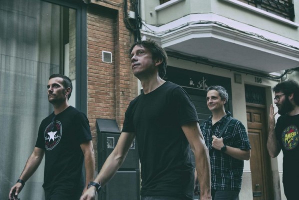 Natxo Ruiz, un cantautor alcoià rodejat de rock i optimisme  