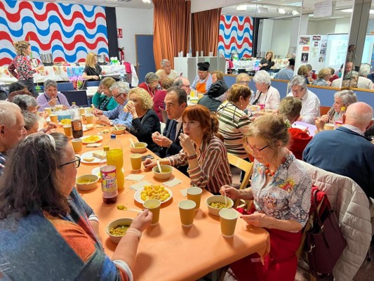 Alicante edita el recetario Edusi 'Los sabores de mi vida' que rememora las vivencias de los mayores