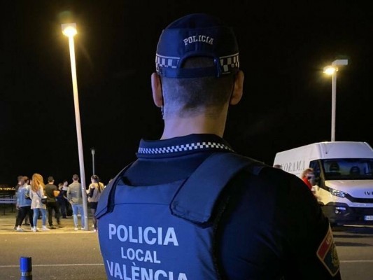 La Policía Local de València sanciona a 3 verbenas e impone otras 13 denuncias por ruidos