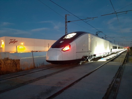 Las cifras y la letra pequeña de la opa de la húngara Magyar Vagon sobre Talgo
