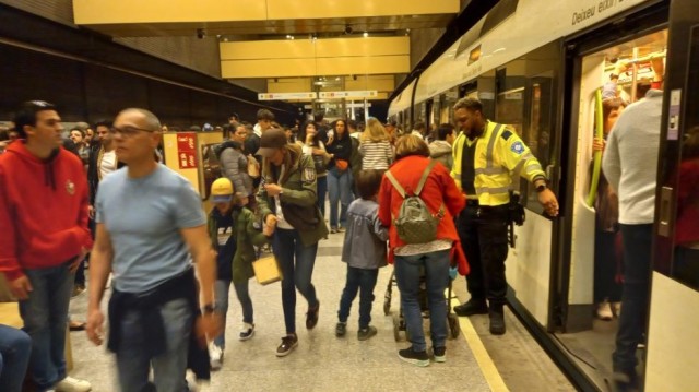Metrovalencia incorpora 120 nuevos agentes de estaciones para reforzar el servicio en Fallas