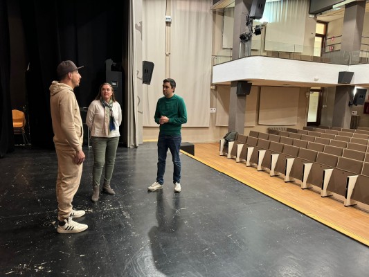 Almassora renueva el equipamiento de la Casa de la Cultura y moderniza su espacio escénico 