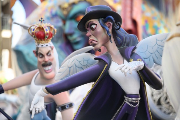 Una serie sobre las Fallas

