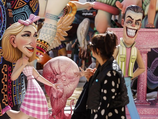 Política nacional, tensión global y farándula catódica: todo lo que arderá en estas Fallas