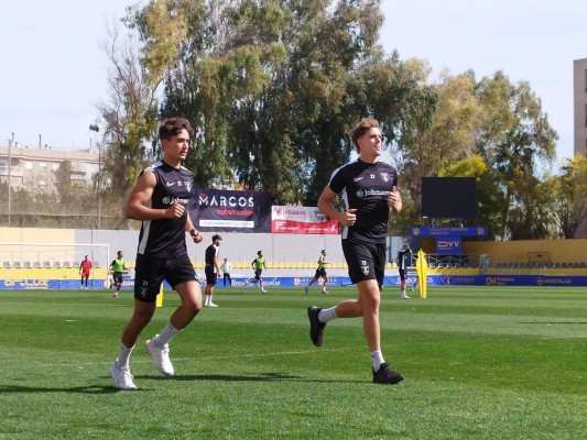 El Orihuela mide sus aspiraciones de 'play-off' en La Constitución de Yecla
