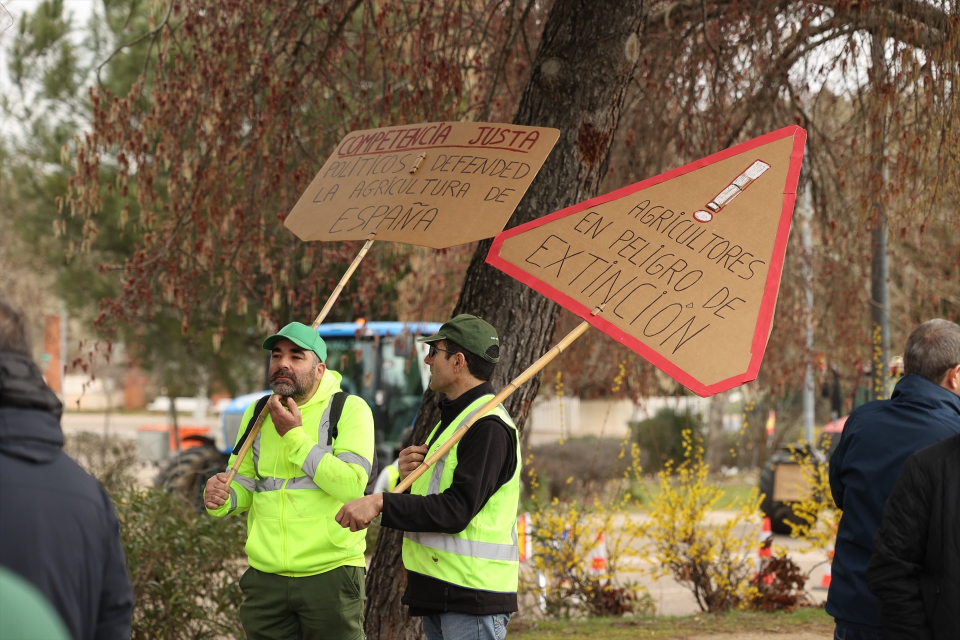La CE ofrece propuestas al campo, que mantiene el pulso de las protestas y pide concreción