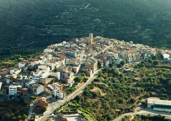 Cautela en Vilafamés y Les Useres ante el adiós de las plantas solares: la movilización no cesará
