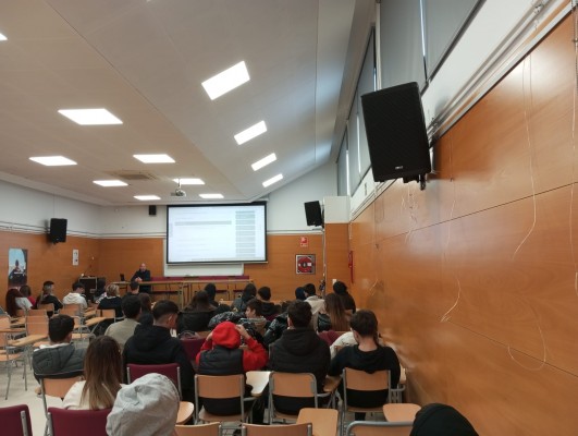 Oliva acoge una jornada informativa sobre Ocupación y Empresa en el IES Gabriel Ciscar 