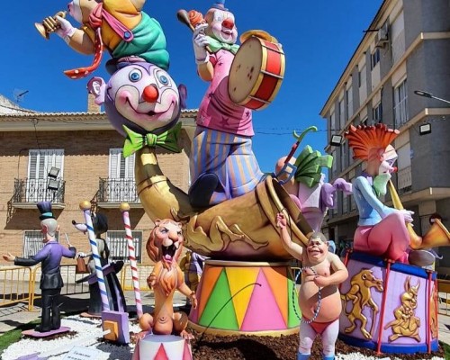 ¿Quién dijo que las Fallas habían terminado? Turís, Alcàsser y Montserrat desafían el calendario festivo
