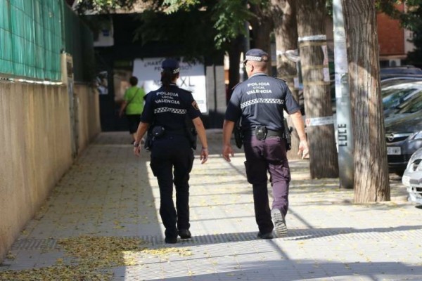 Más de 5.000 policías, perros y sistemas antidrones velan por la seguridad en las Fallas