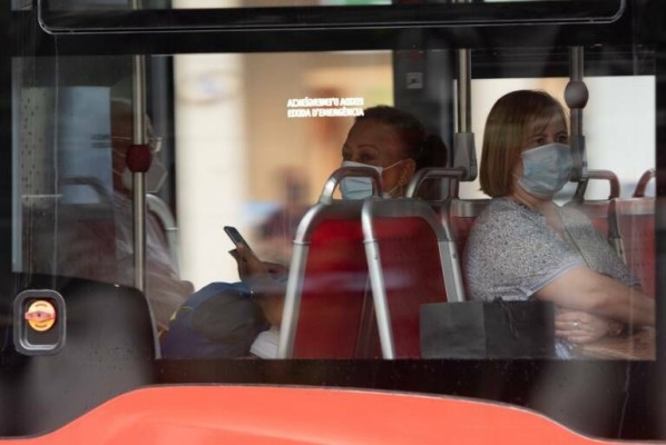 La Generalitat refuerza los servicios de autobús de València durante las Fallas
