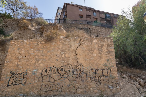 Técnicos de Cultura acudirán a Elche para analizar una fisura en la muralla islámica
