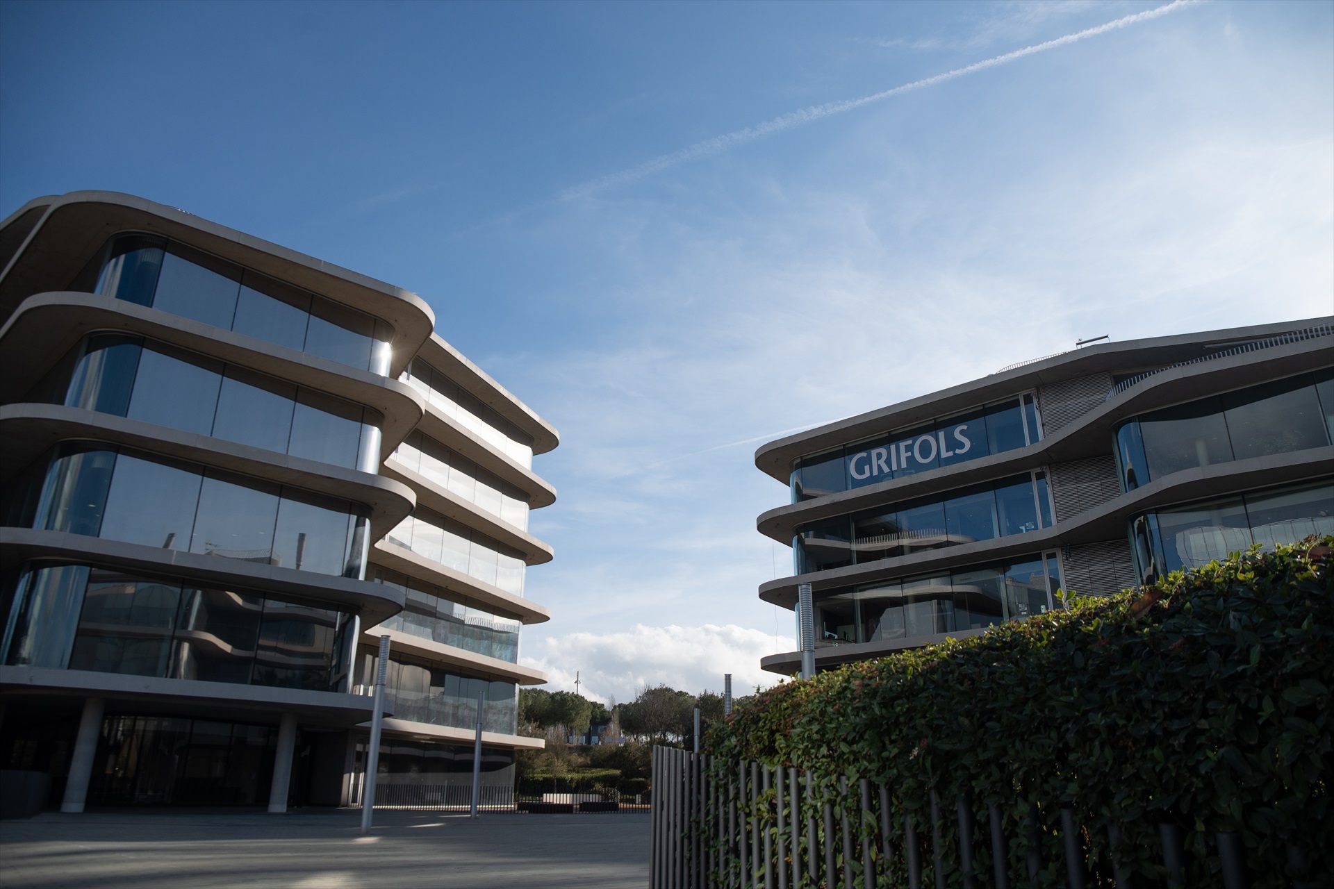 Grifols se deja un 9% en Bolsa tras las rebajas de 'rating' de las agencias S&P y Fitch