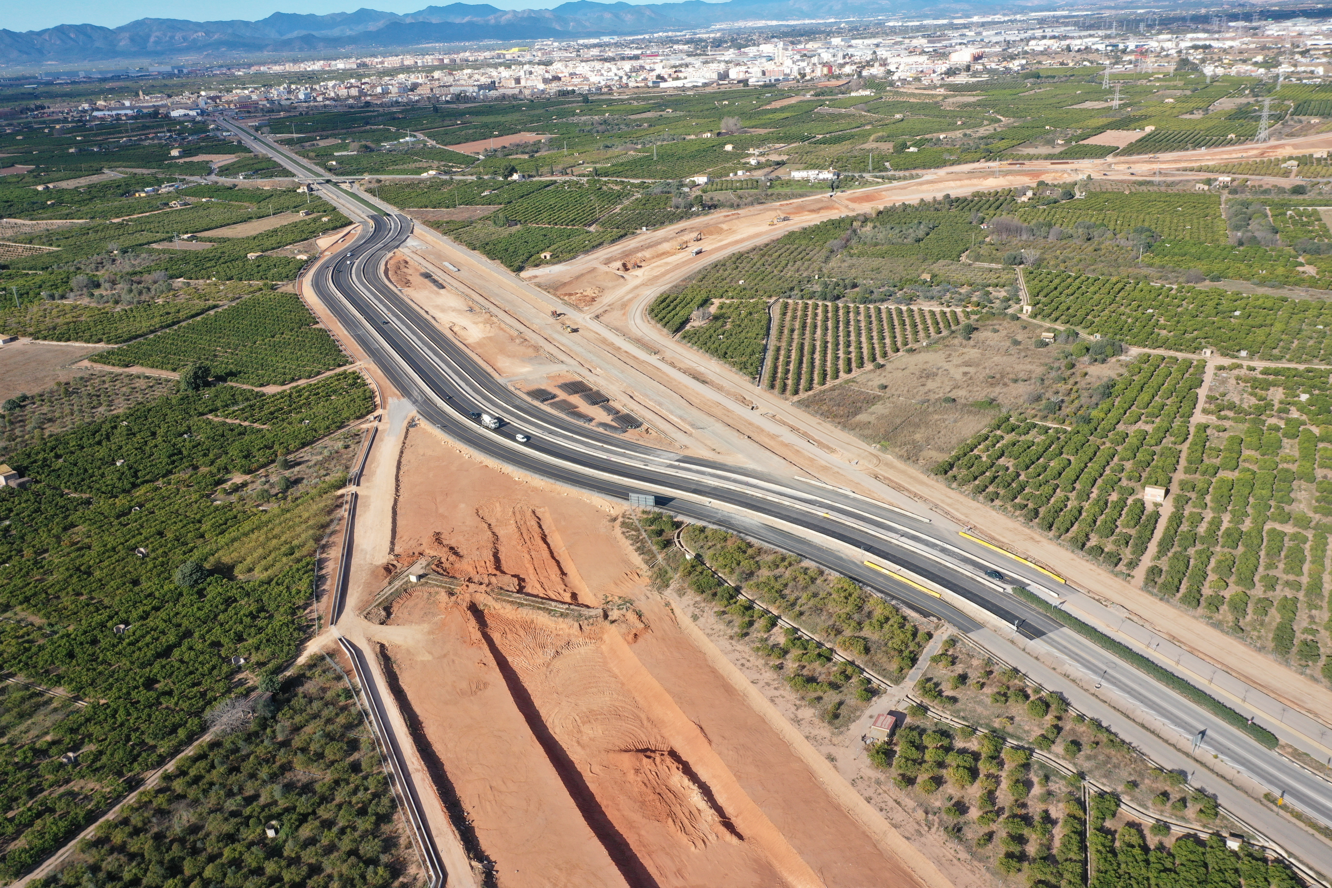 Las obras del acceso ferroviario a PortCastelló cumplen su primer año: la futura vía coge forma 