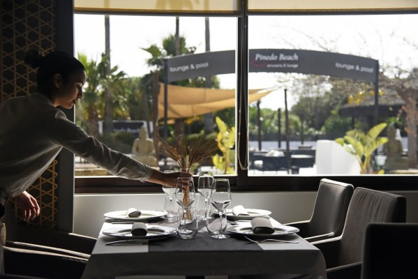 Pinedo Beach Arrocería & Lounge: un oasis gastronómico 