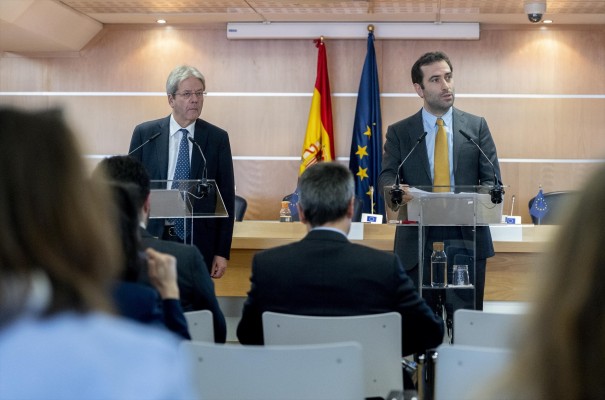 España y Bruselas se dan dos meses más para evaluar el cuarto pago de fondos europeos