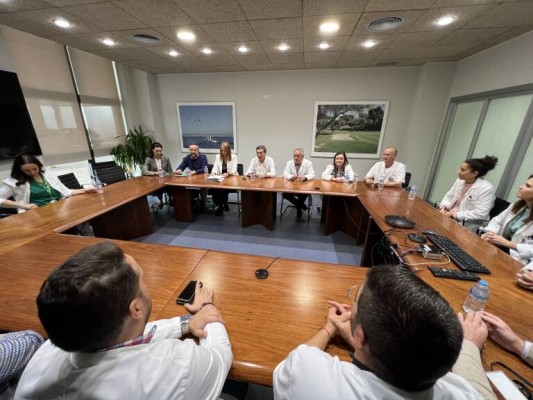 El Comité de Empresa del Hospital de Torrevieja llega a un acuerdo con Sanidad para este año