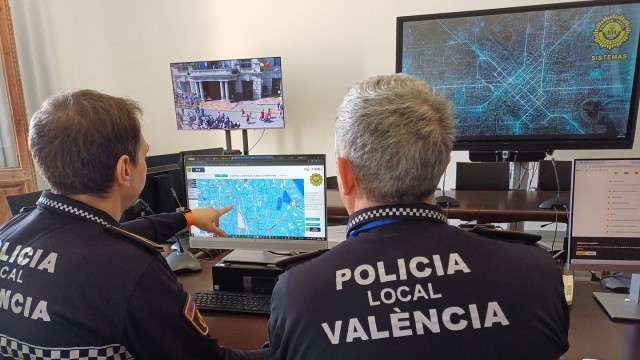 Más de veinte cámaras velan por la seguridad en la plaza del Ayuntamiento en cada 'mascletà'