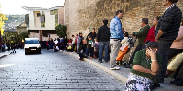 Un autobús de Valencia se une a la Caravana a Grecia por los derechos humanos