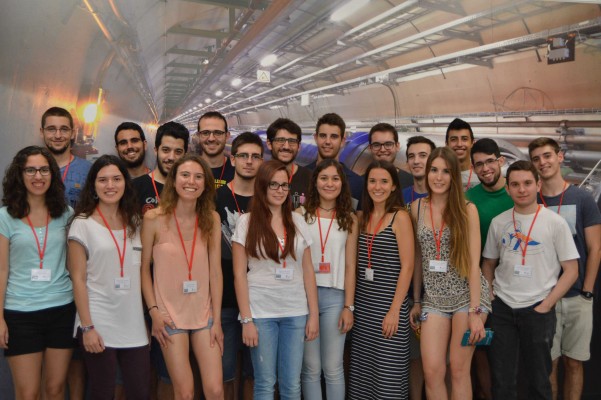 El IFIC introduce a estudiantes de Física en la investigación de los constituyentes de la materia