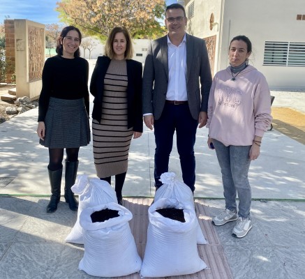 El centro de compostaje de Mutxamel genera la primera remesa: 300 kilos abono orgánico

