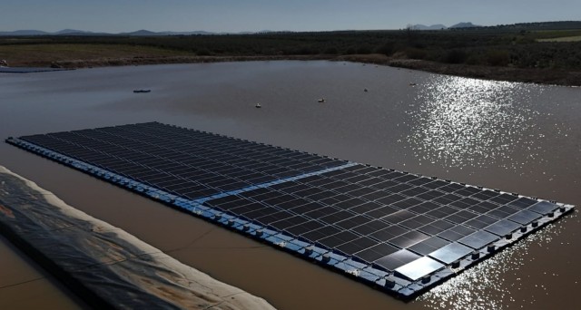 Rover diversifica: crea una división de energía y construye un parque solar flotante en Badajoz