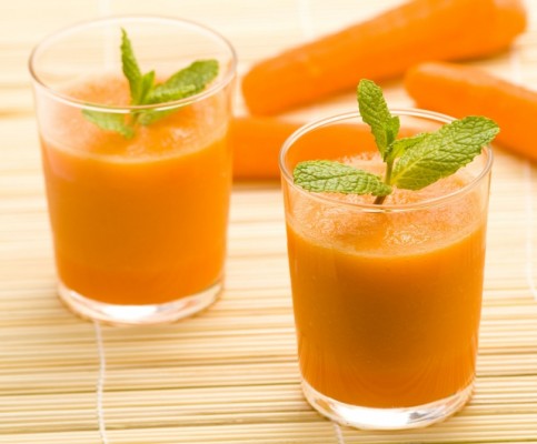 Beber frecuentemente bebidas azucaradas y zumos de fruta aumenta la hipertensión