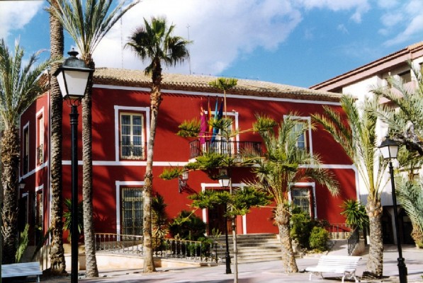 Parques Infantiles del Levante gana el contrato de 190.000 euros para reformar los parques de Alhama