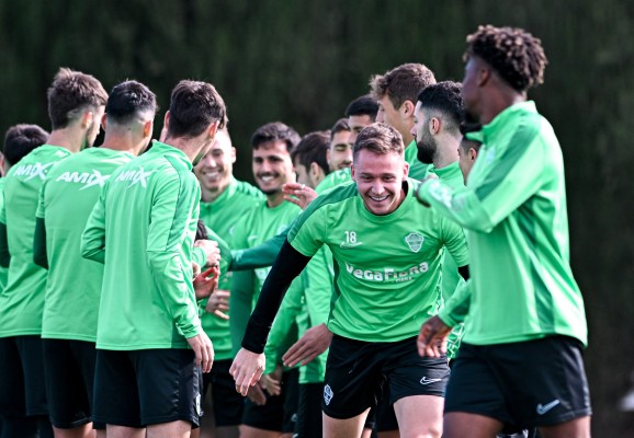 
El Elche prepara el partido ante el Albacete sin Bigas, Carreira y Mario Gaspar