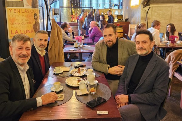 Los pactos políticos que las Fallas estrechan: de la visita de Edmundo Bal a la Unión Municipalista