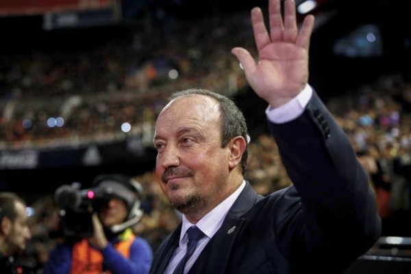 Benítez acude a la ciudad deportiva para despedirse de la plantilla