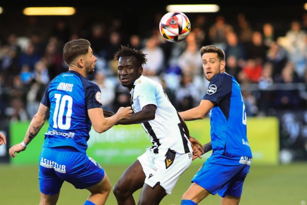 El Castellón suma rivales a la pelea por el ascenso directo: no descuelga al Ibiza y el Córdoba se acerca