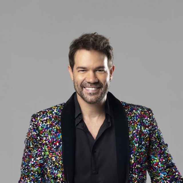 El cómico Juan Dávila lleva su show 