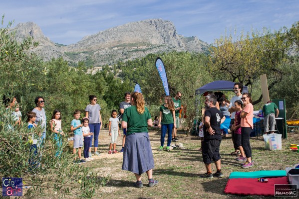 IV Festivall de Primavera llena de artes escénicas la Vall de Guadalest con la familia Circarte