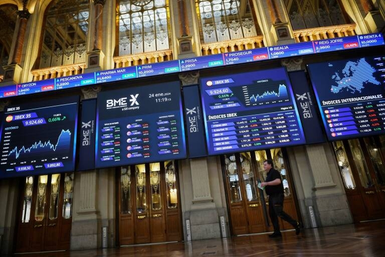 El Ibex 35 cierra con una ligera subida del 0,19% y sigue avanzando sobre los 10.300 enteros