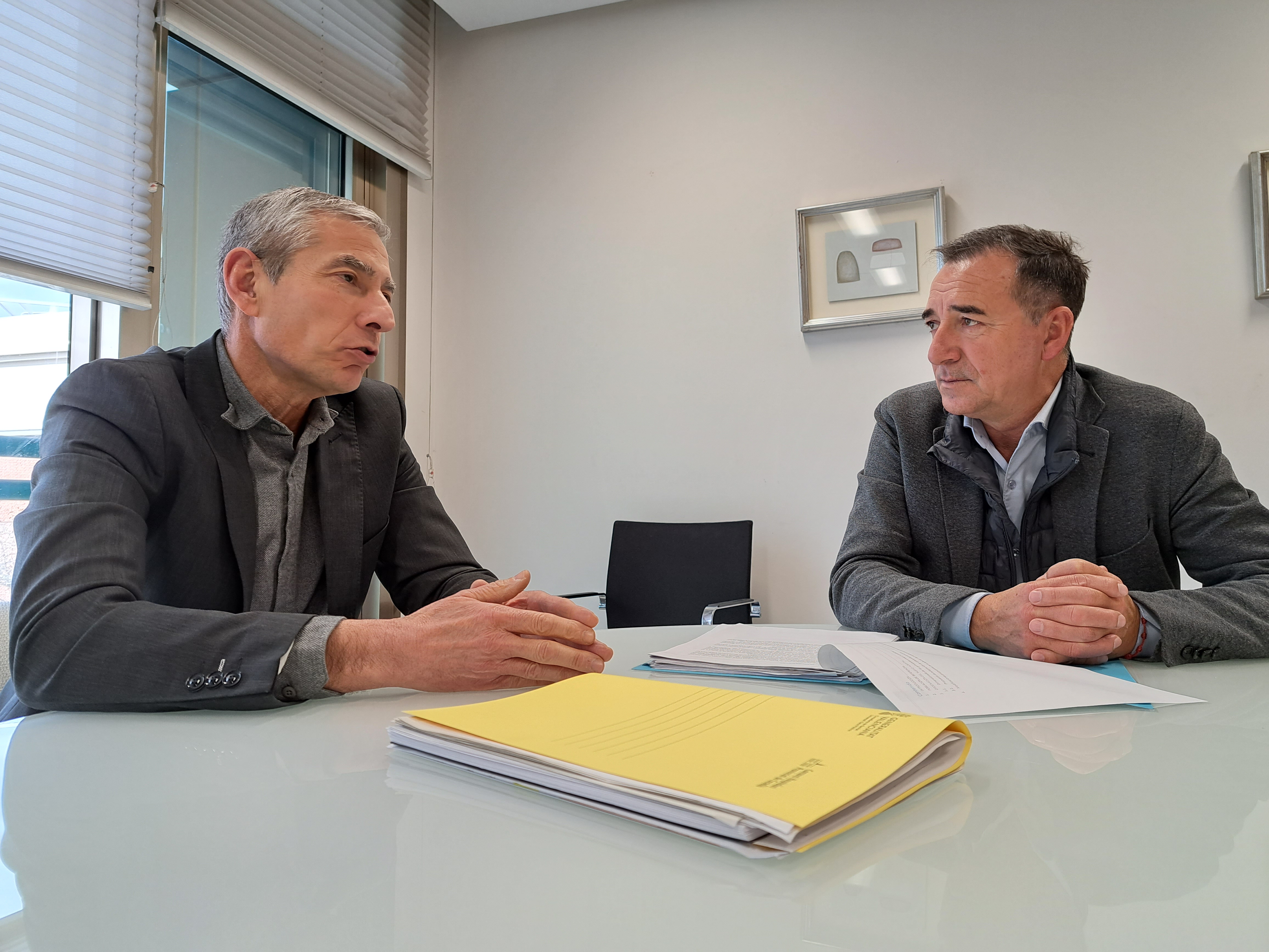 Pedro Manuel López en el alcalde de Riba-roja, Robert Raga. Foto: Ajuntament de Riba-Roja del Túria - 