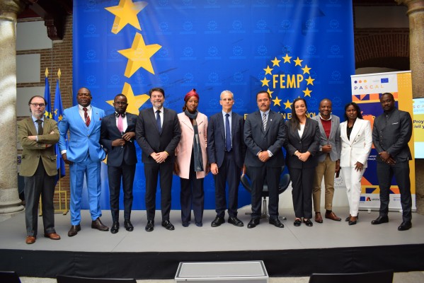 Barcala promete llevar la voz municipal a la UE desde la comisión internacional de la FEMP 