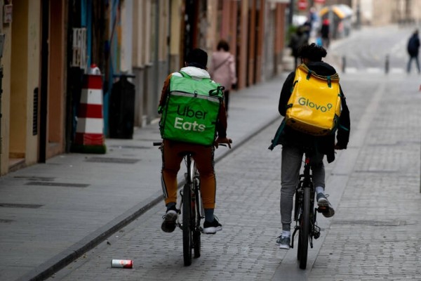 Los 27 aprueban 'in extremis' la 'Ley Rider' a pesar de la oposición de Alemania y Francia