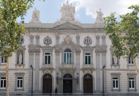 El TS condena a un empresario valenciano a un año y medio de prisión por vender bolsos falsos