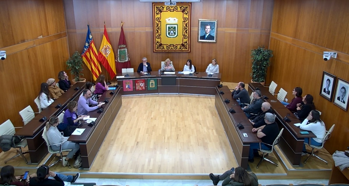 Reunión para abordar la problemática escolar en Calp. - 