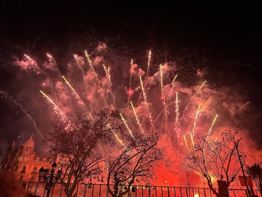 València se ilumina con un piromusical 