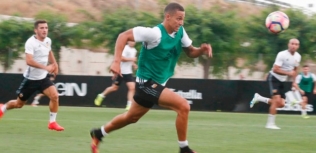 Rodrigo abandona el entrenamiento con molestias